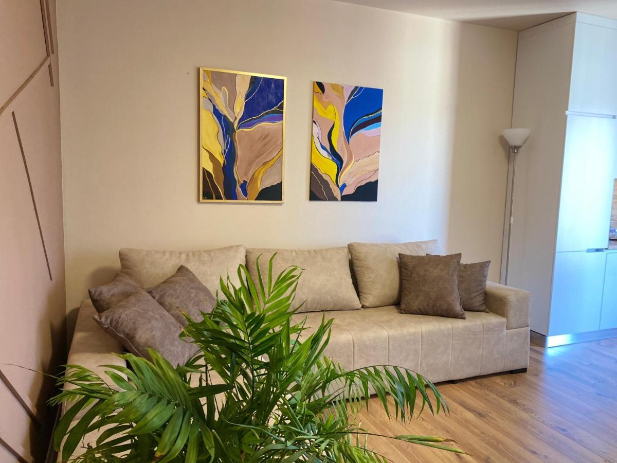 Nemis Apartments In The Centre Of Tirana Four Free Parking Exterior foto