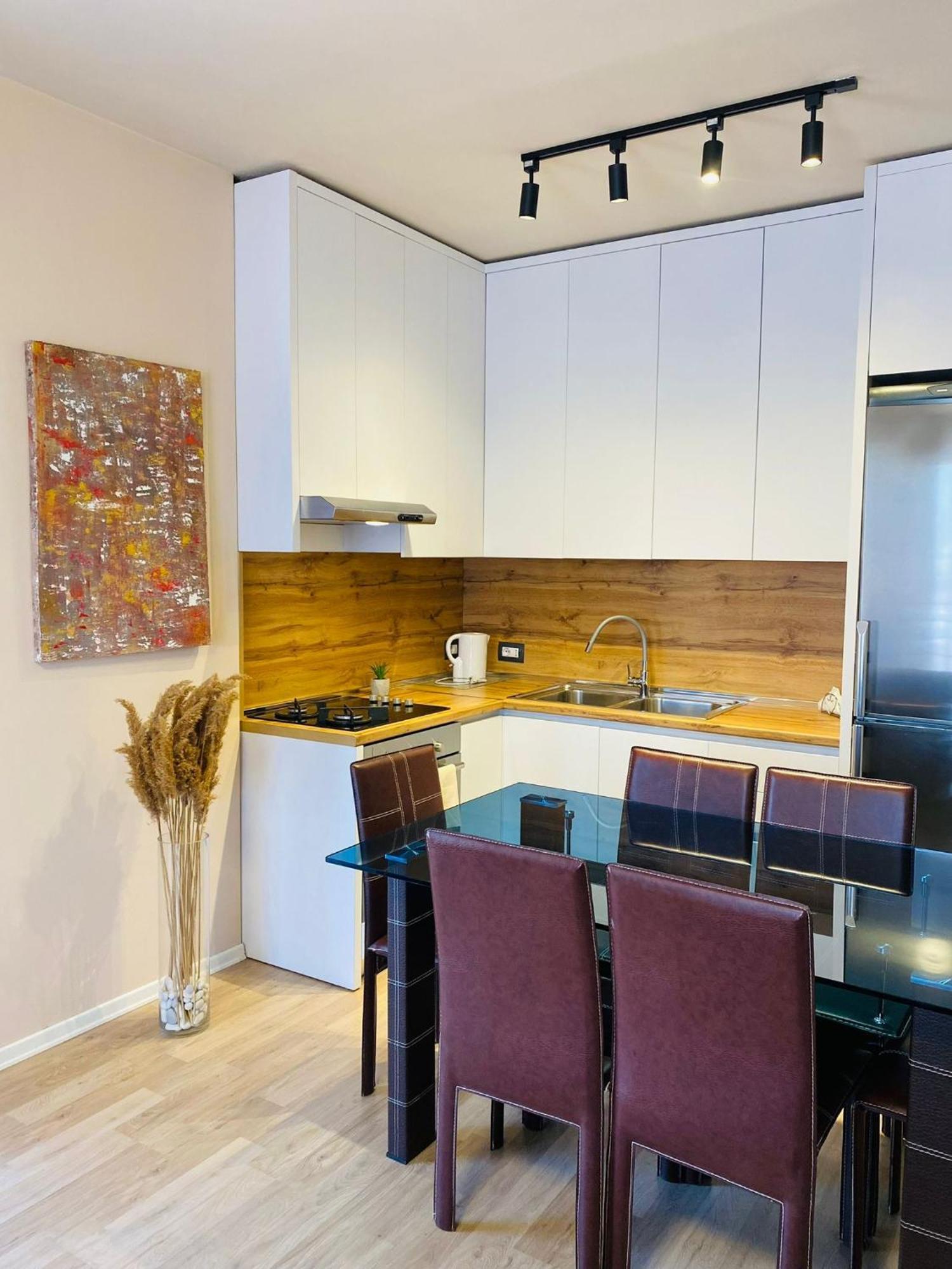 Nemis Apartments In The Centre Of Tirana Four Free Parking Exterior foto