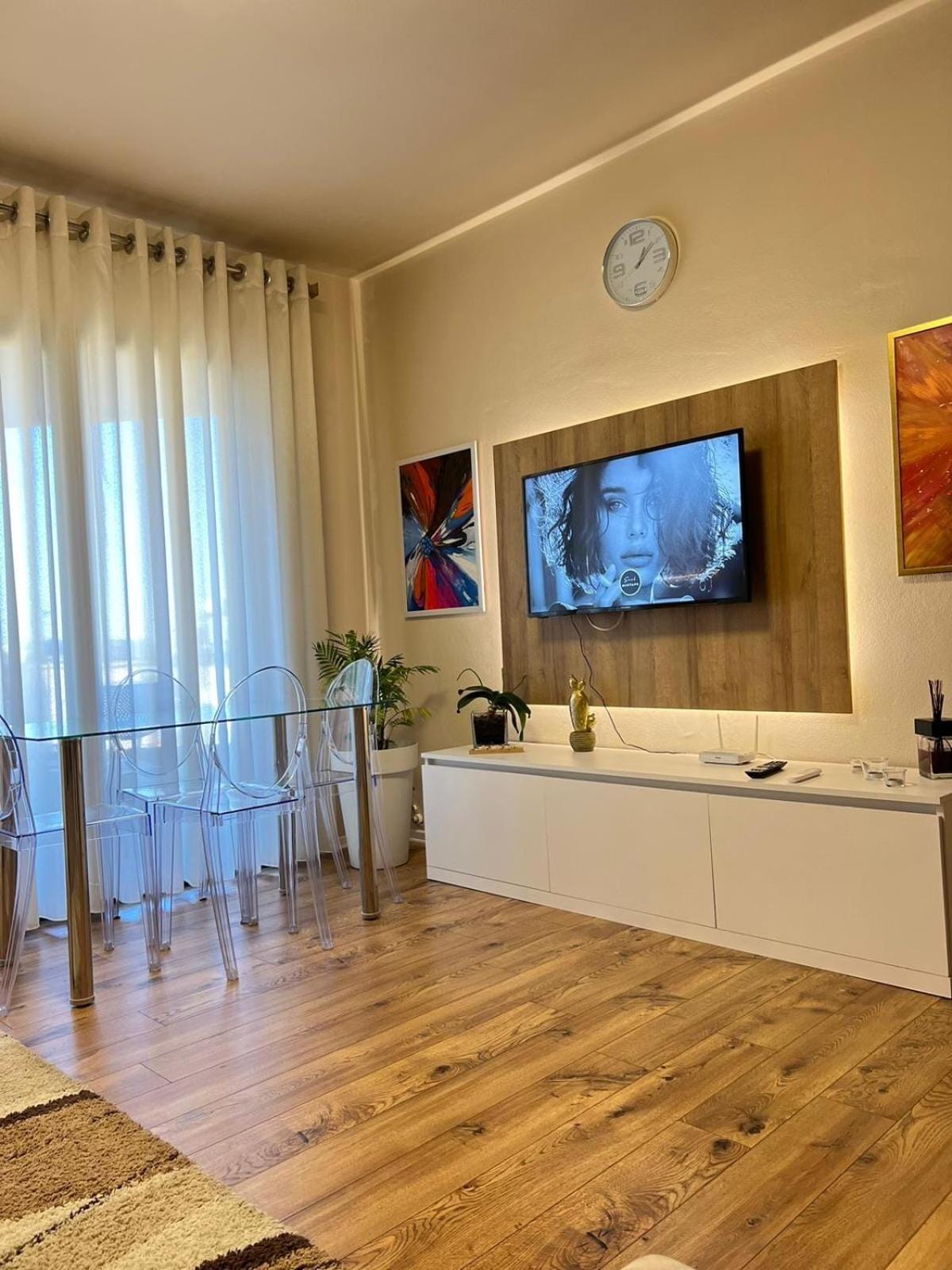 Nemis Apartments In The Centre Of Tirana Four Free Parking Exterior foto